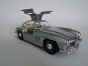 1:18 Bburago Mercedes Benz 300 SL  Grey Metallic. Uploaded by Francisco